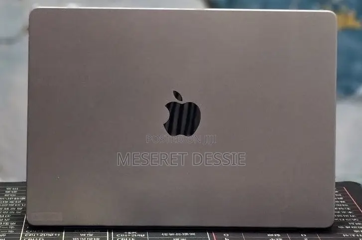 New Laptop Apple MacBook Pro 32GB Apple M1 Pro SSD 1T