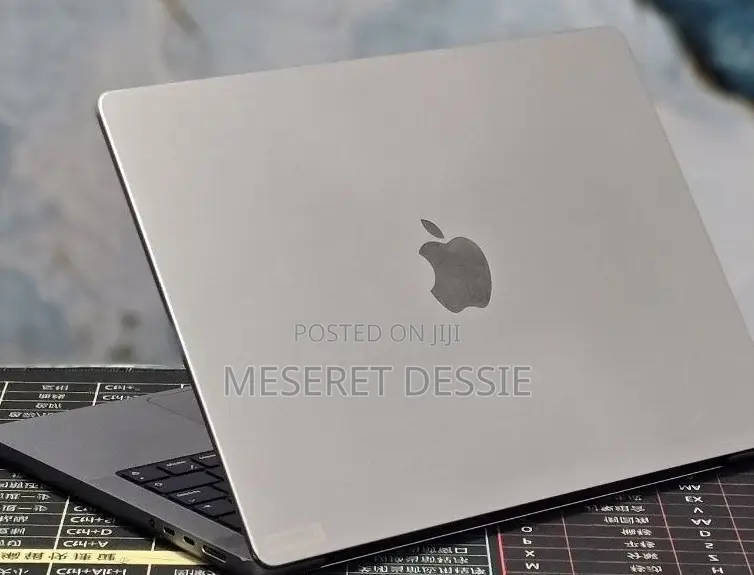 New Laptop Apple MacBook Pro 32GB Apple M1 Pro SSD 1T