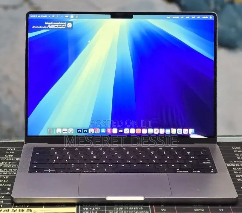New Laptop Apple MacBook Pro 32GB Apple M1 Pro SSD 1T