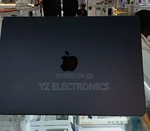 New Laptop Apple MacBook Air 2025 M4 16GB Intel Core i7 SSD 256GB