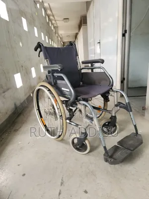 Standard Wheel Chair Comfortable Seat Meyra Euro Wheelchair
ዊልቸር