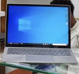 New Laptop Microsoft Surface 16GB Intel Core i7 SSD 256GB