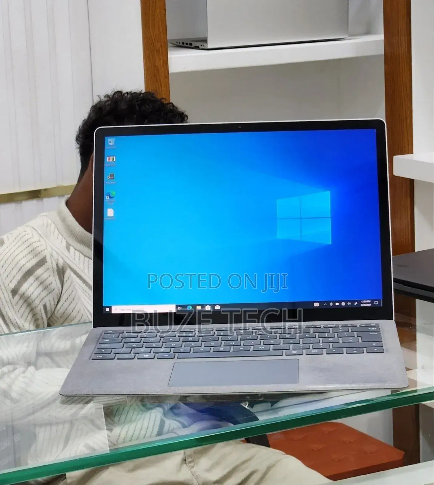 New Laptop Microsoft Surface 16GB Intel Core i7 SSD 256GB