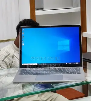 New Laptop Microsoft Surface 16GB Intel Core i7 SSD 256GB