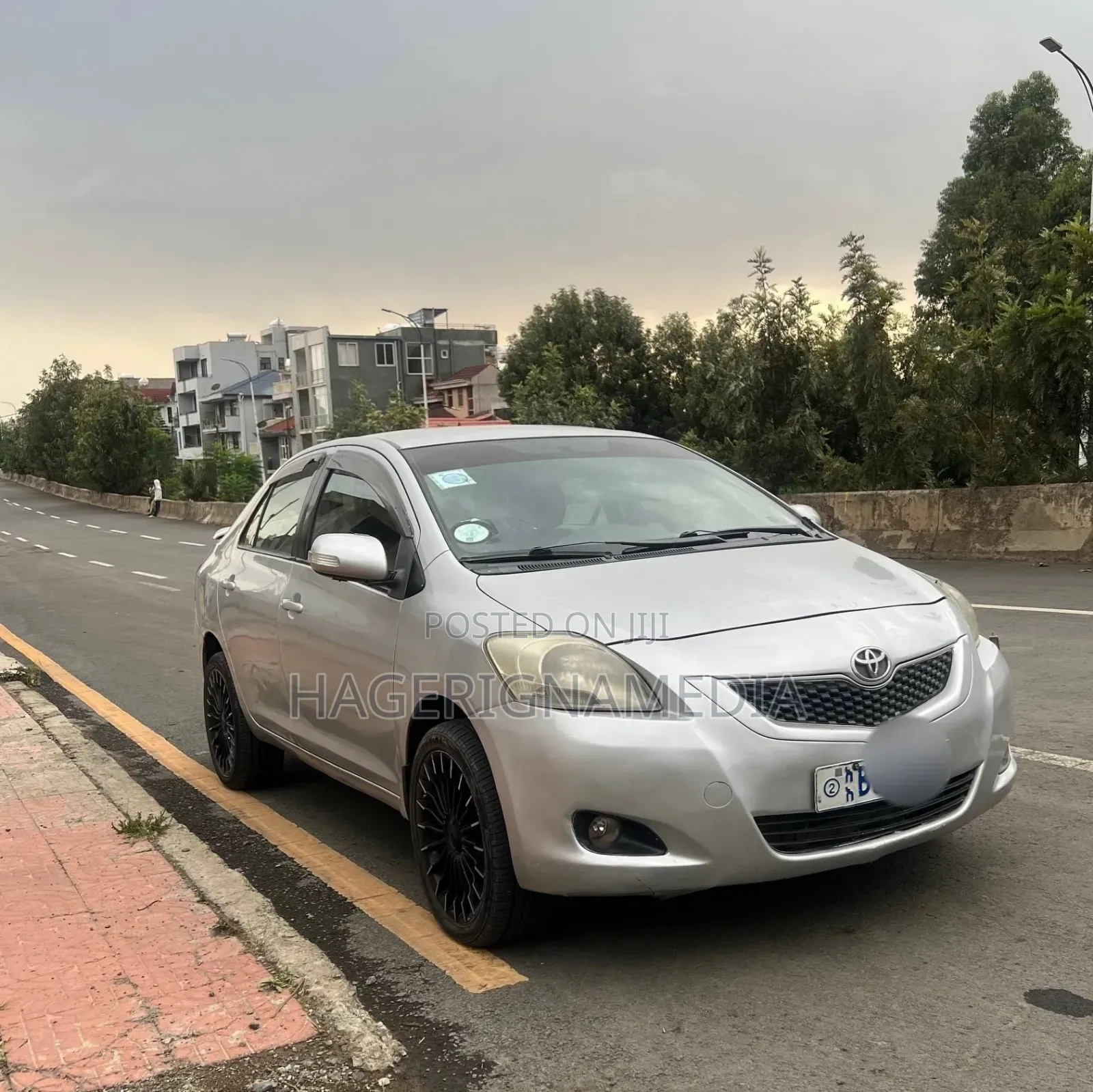 Toyota Yaris 2010 Silver