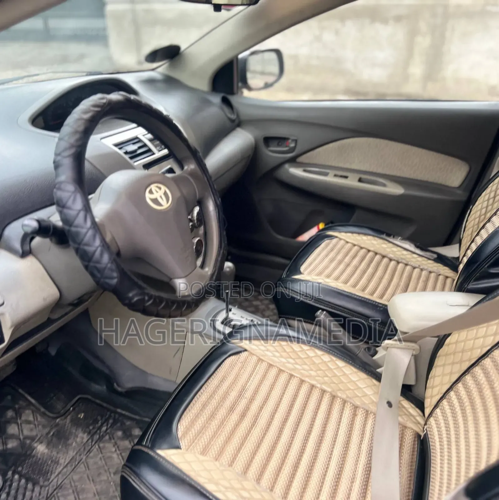 Toyota Yaris 2010 Silver