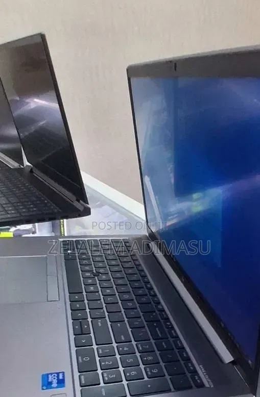 New Laptop HP ZBook Firefly G8 16GB Intel Core i7 SSD 512GB
