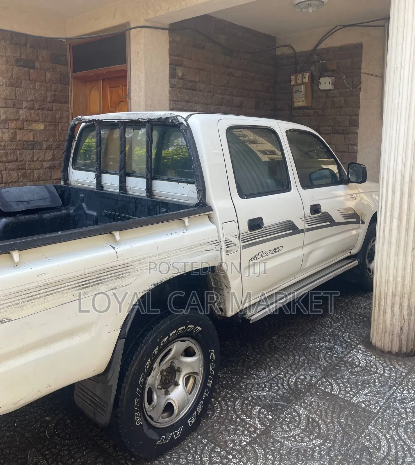 Toyota Hilux 2003 White