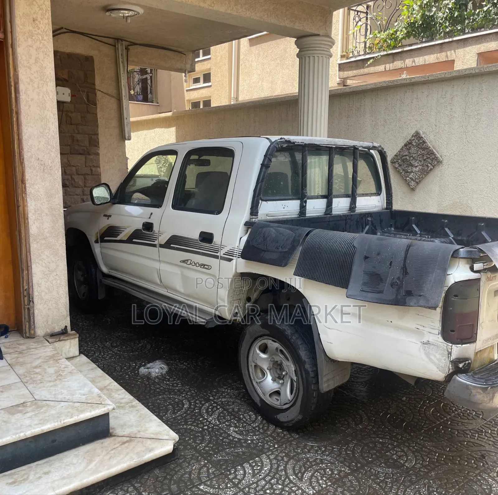 Toyota Hilux 2003 White