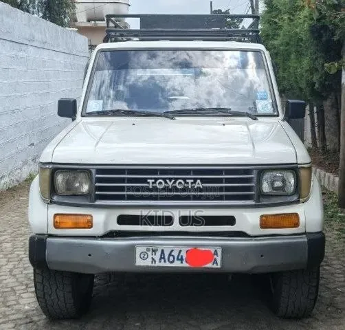 Toyota Land Cruiser 1994 White