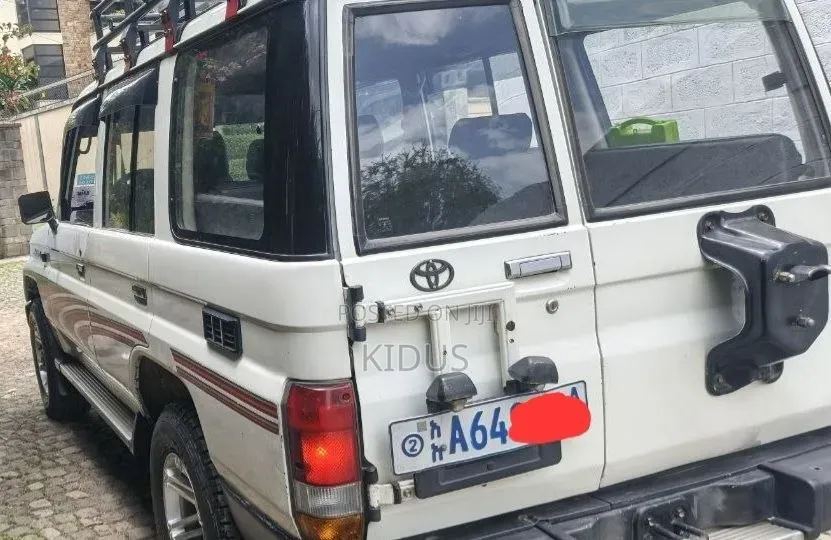 Toyota Land Cruiser 1994 White