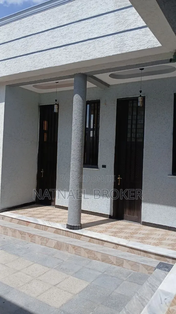 Furnished 4bdrm House in ዱከም, East Shewa for sale