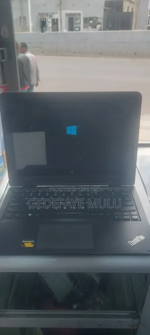 Laptop Lenovo ThinkPad Yoga 4GB Intel Celeron HDD 500GB