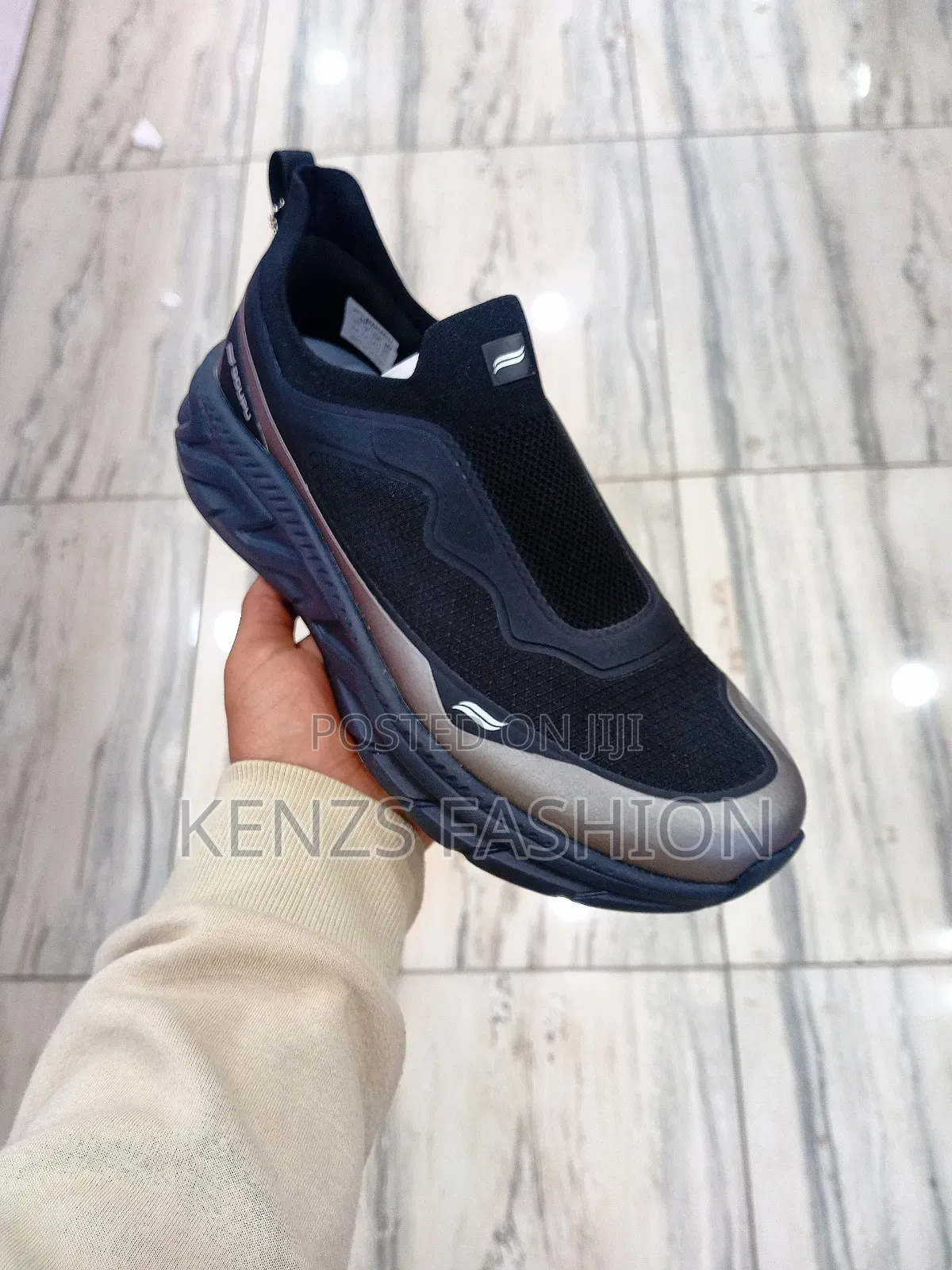ለክረምት የሚሆን Waterproof Goupu ስኒከር