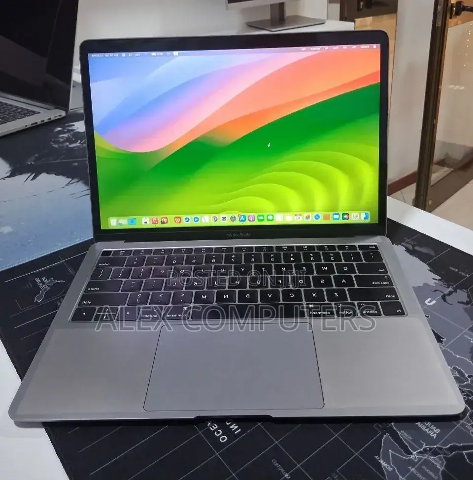 New Laptop Apple MacBook Air 2019 8GB Intel Core i5 SSD 128GB