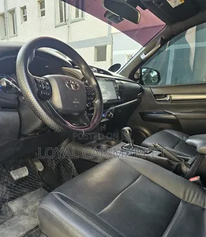 Toyota Hilux 2022 Gray