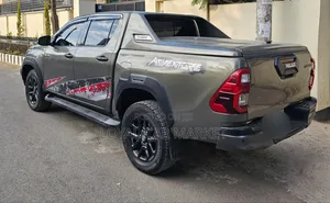 Toyota Hilux 2022 Gray