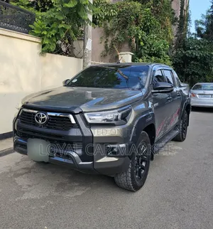 Toyota Hilux 2022 Gray