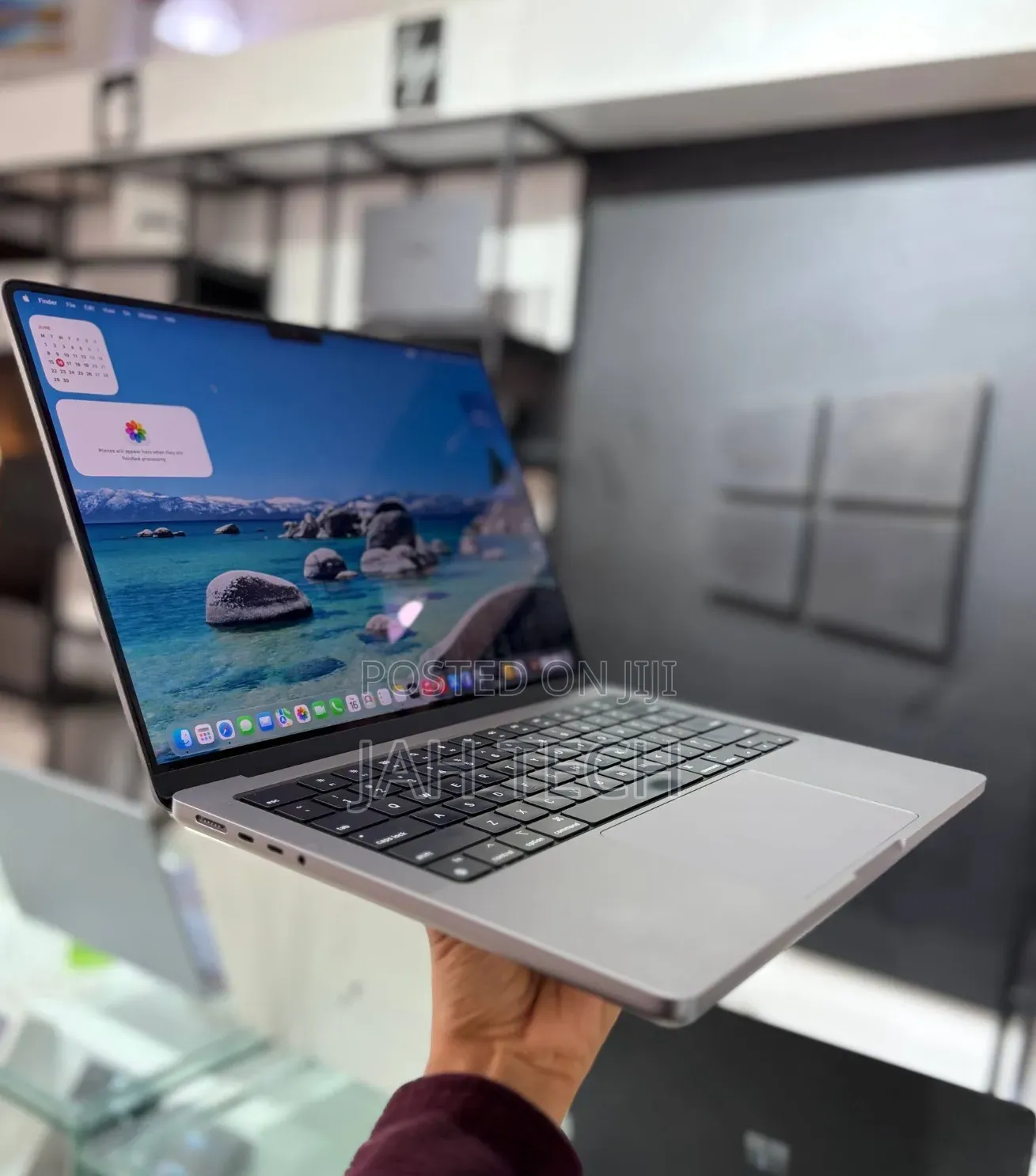 New Laptop Apple MacBook Pro 2021 M1 16GB Apple M1 Pro SSD 512GB