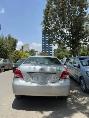 Toyota Belta 2010 Silver