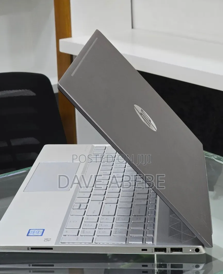 New Laptop HP Pavilion 15 8GB Intel Core i7 SSD 256GB
