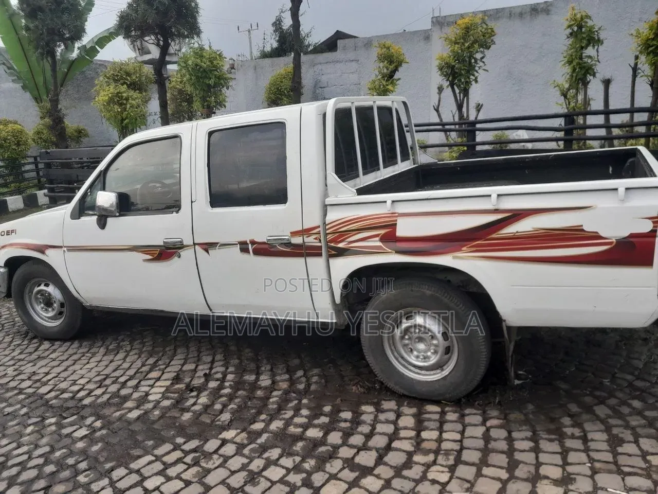 Nissan Pick-Up 1989 White