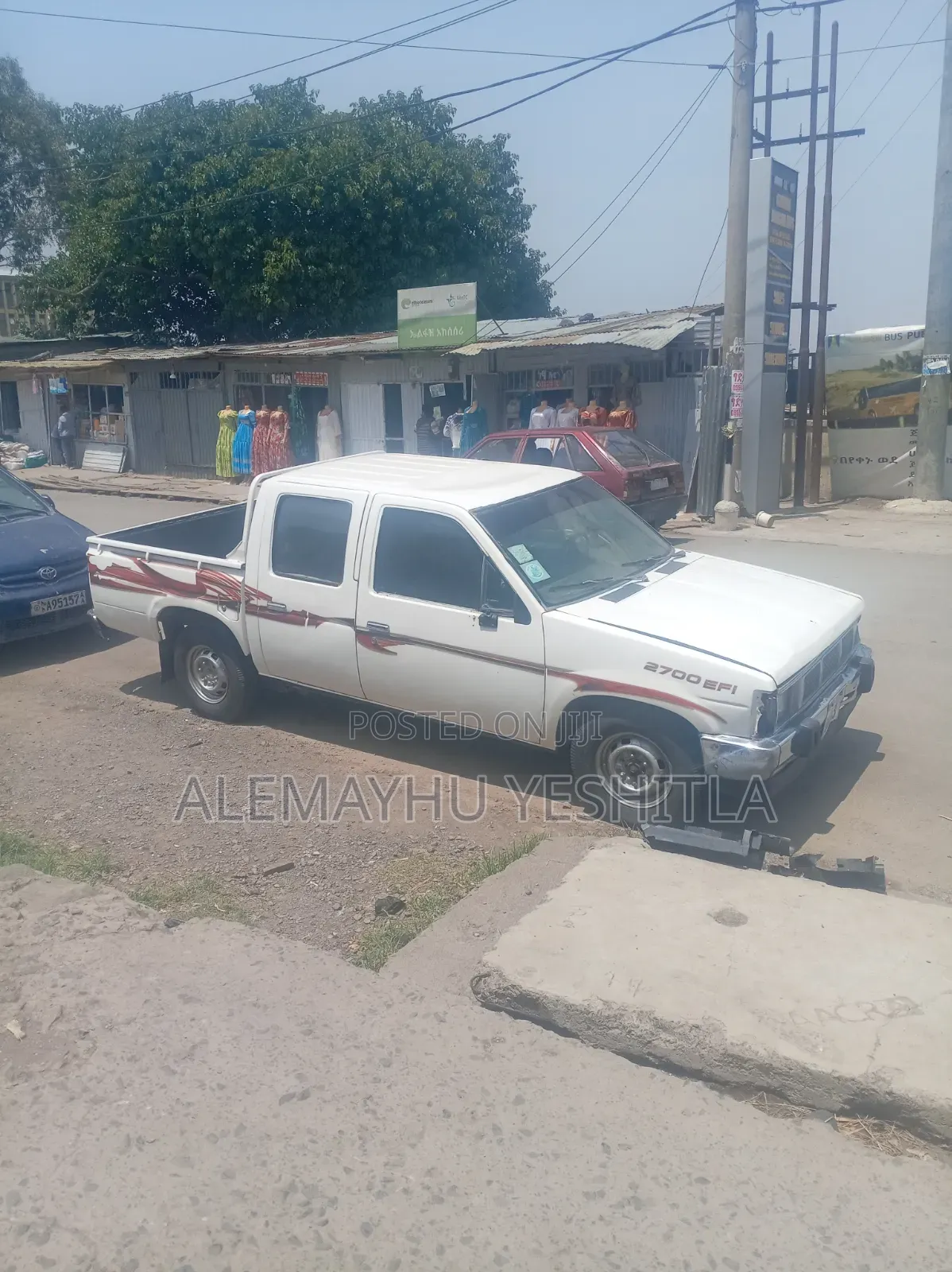 Nissan Pick-Up 1989 White