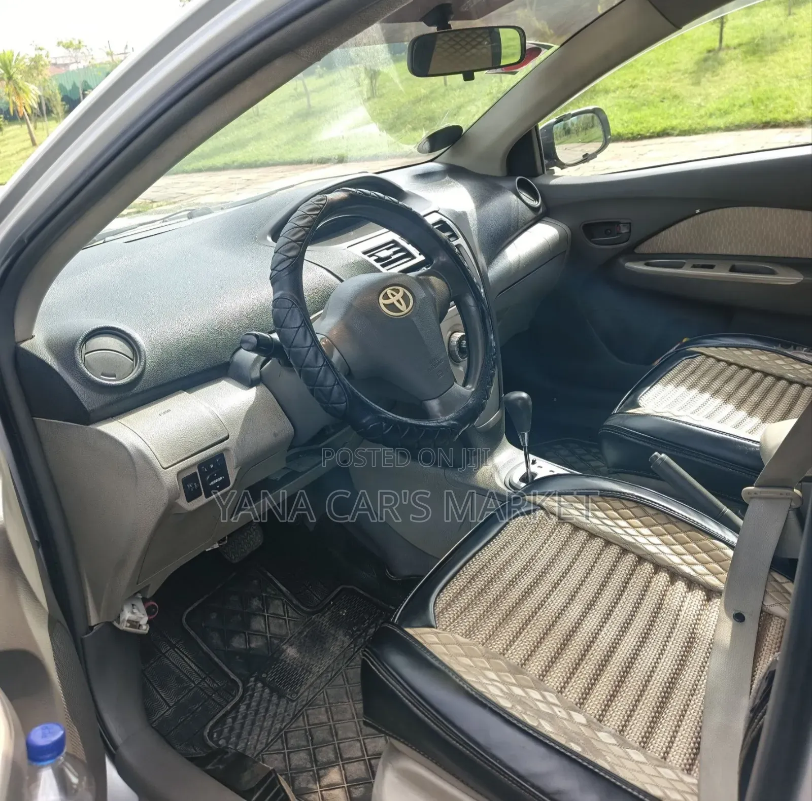 Toyota Belta 2010 Silver
