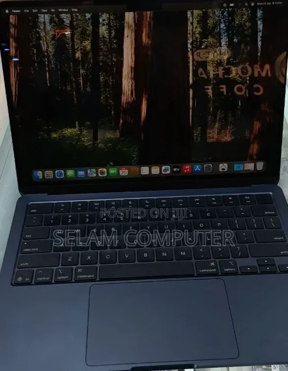 New Laptop Apple MacBook Air 2025 M4 16GB Apple M4 SSD 256GB