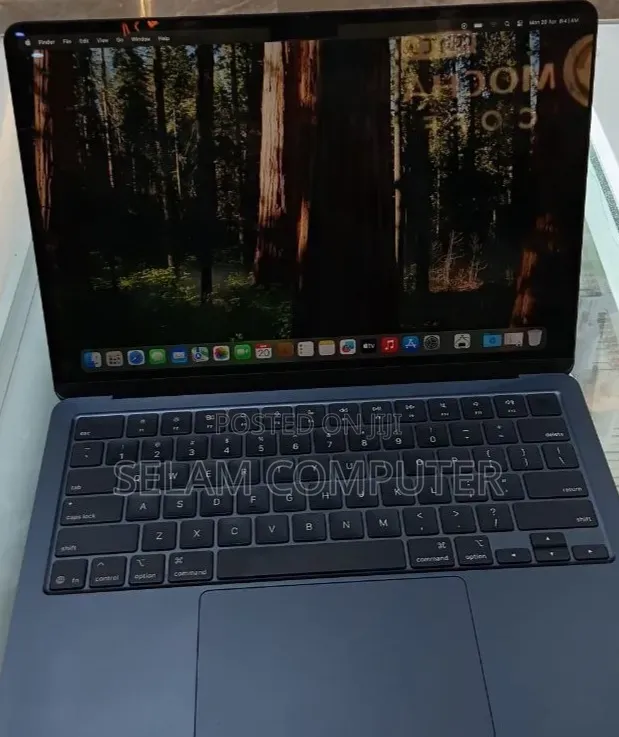 New Laptop Apple MacBook Air 2025 M4 16GB Apple M4 SSD 256GB