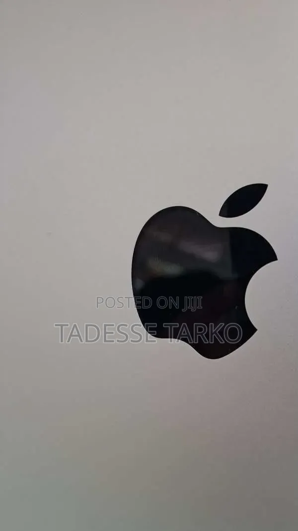 New Laptop Apple MacBook Pro 2020 M1 32GB Apple M1 Pro SSD 1T