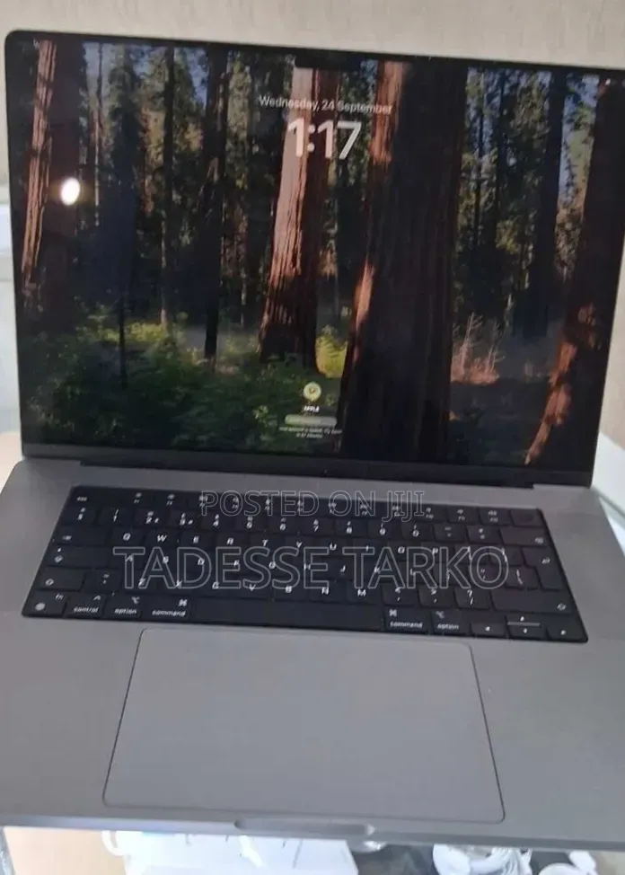 New Laptop Apple MacBook Pro 2020 M1 32GB Apple M1 Pro SSD 1T