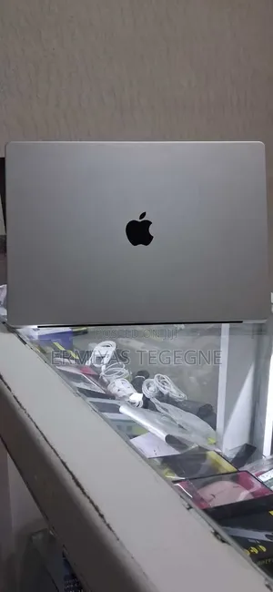 New Laptop Apple MacBook Pro 2019 16GB Apple M5 Max SSD 512GB