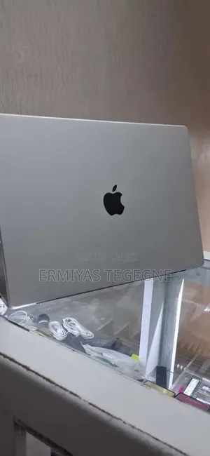 New Laptop Apple MacBook Pro 2019 16GB Apple M5 Max SSD 512GB