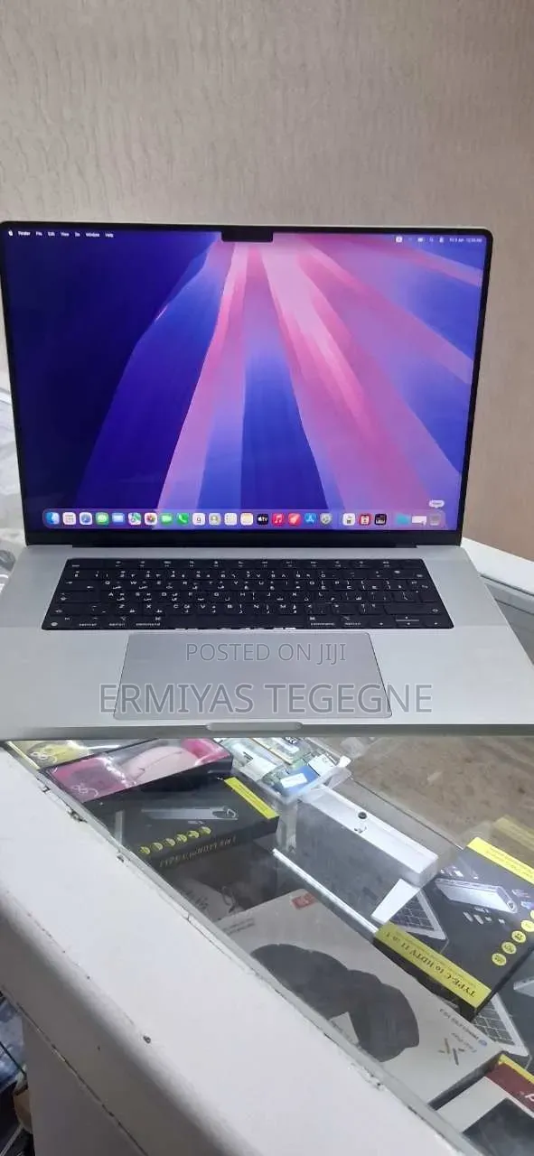 New Laptop Apple MacBook Pro 2019 16GB Apple M5 Max SSD 512GB