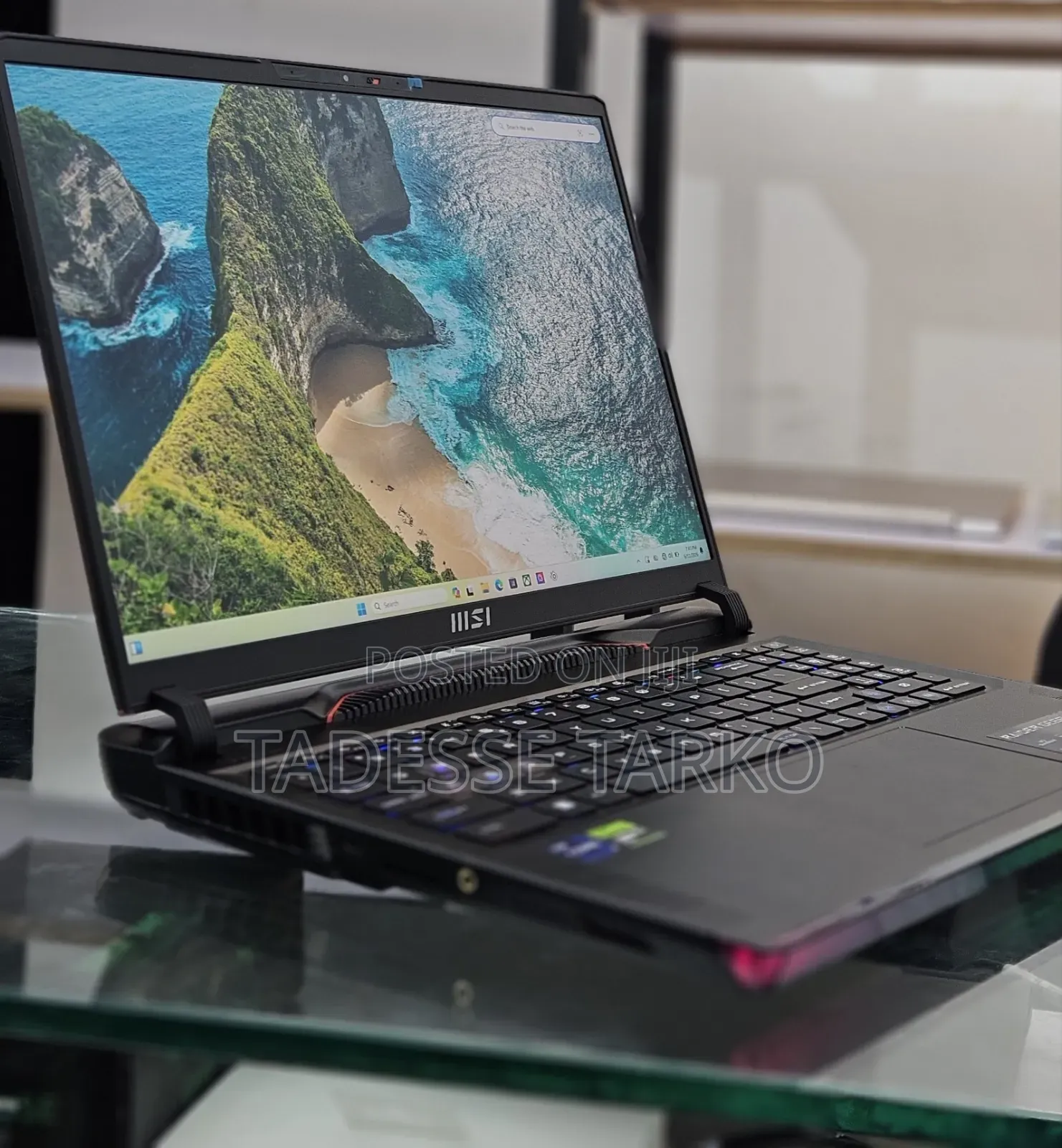 New Laptop MSI Raider GE68HX 13VI-202US 32GB Intel Core i9 SSD 1T