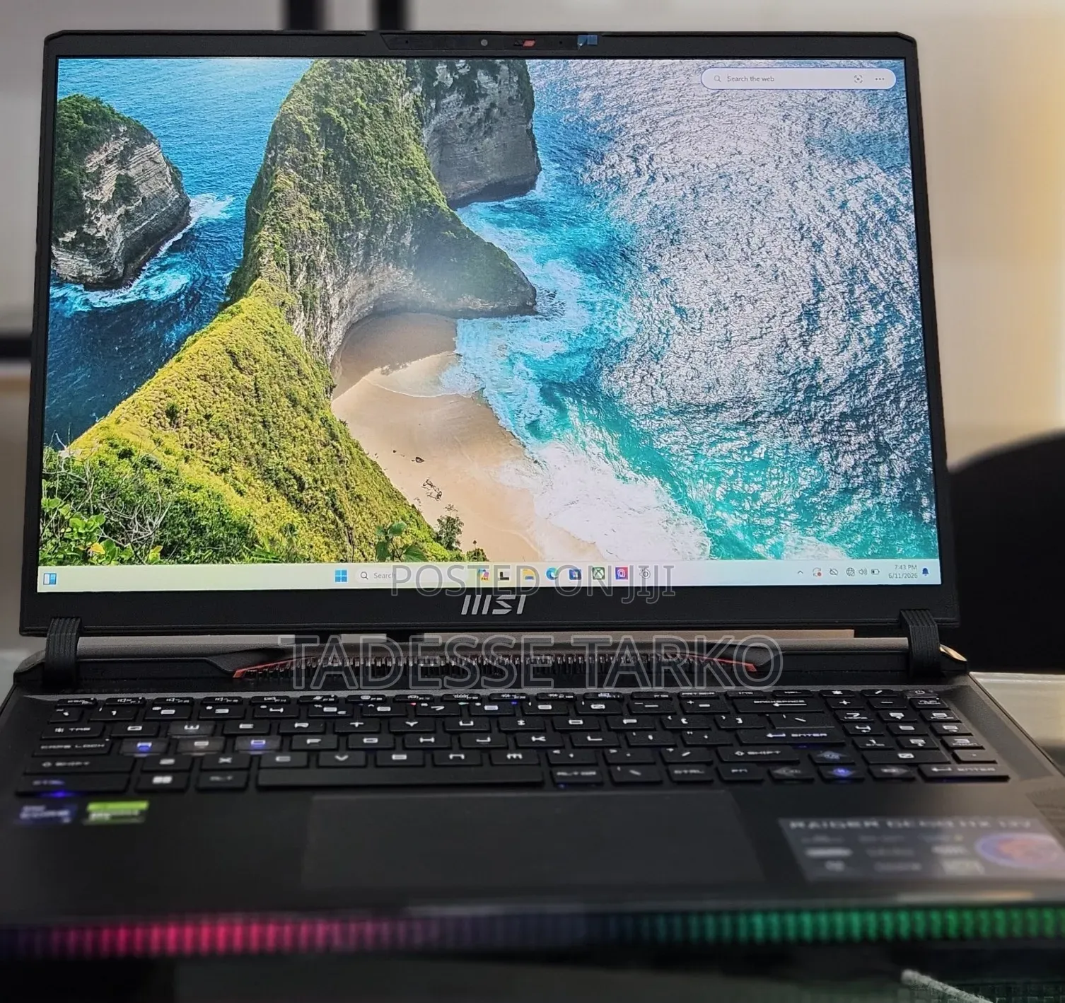 New Laptop MSI Raider GE68HX 13VI-202US 32GB Intel Core i9 SSD 1T