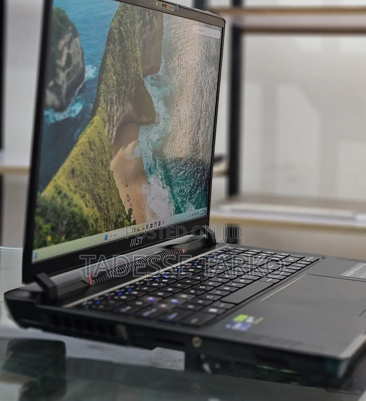 New Laptop MSI Raider GE68HX 13VI-202US 32GB Intel Core i9 SSD 1T