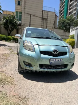 Toyota Yaris 2010 Beige