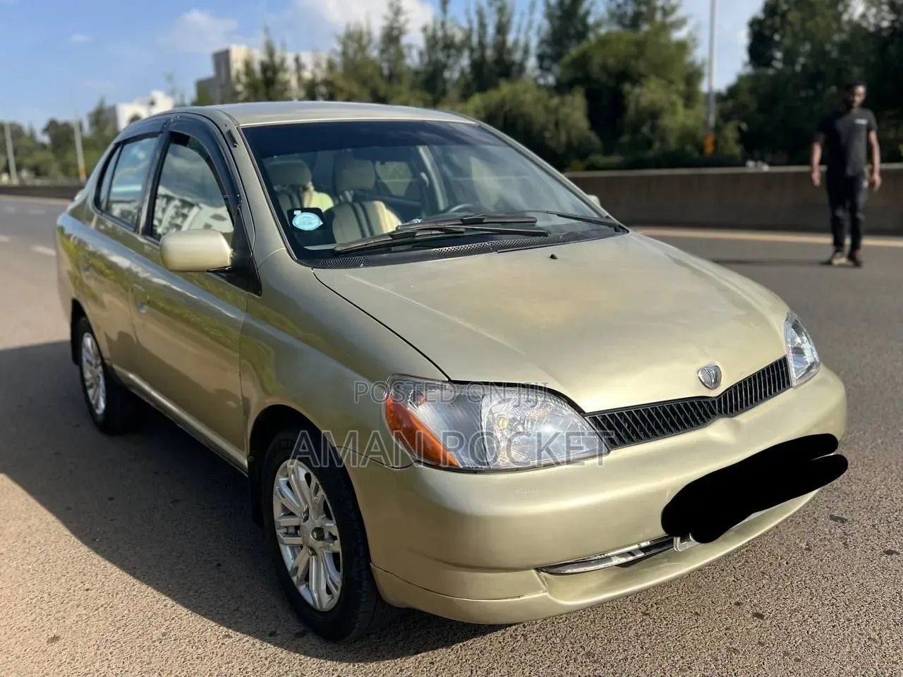 Toyota Platz 2001 Gold