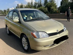 Toyota Platz 2001 Gold