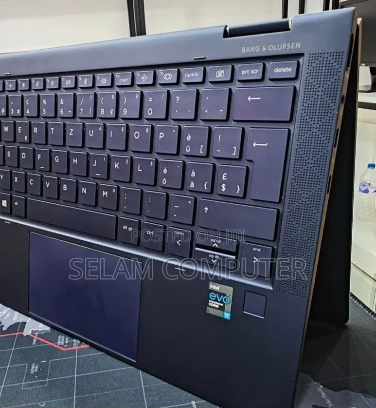New Laptop HP Elite Dragonfly G2 16GB Intel Core i7 SSD 512GB
