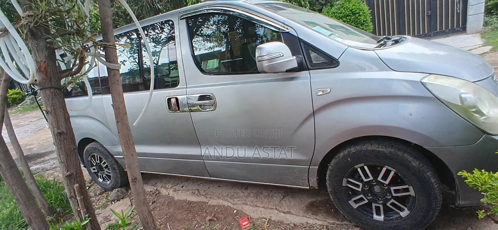 Hyundai H1 2013 Silver