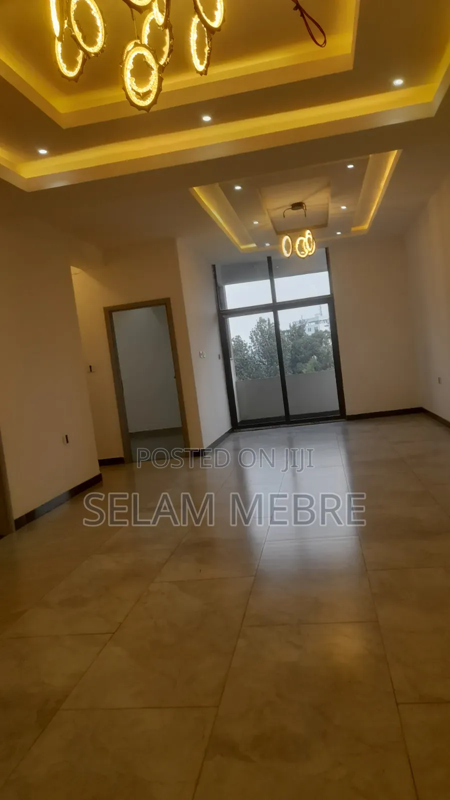 3bdrm Apartment in ኢማሮሽ, Arada for sale
