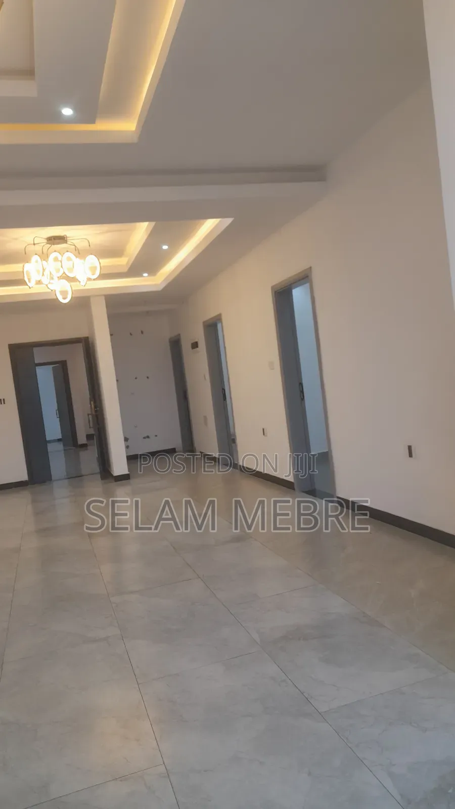 3bdrm Apartment in ኢማሮሽ, Arada for sale