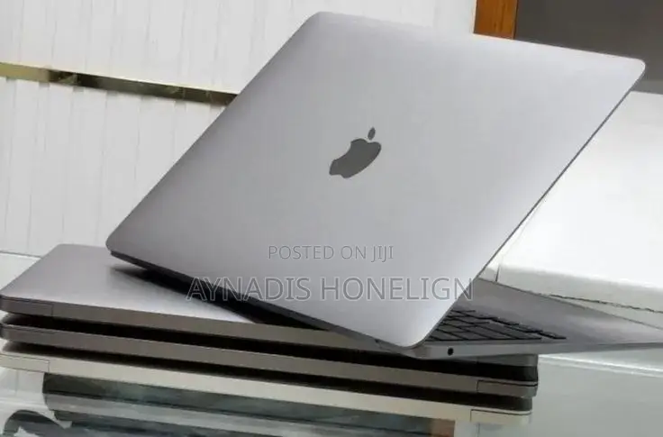 New Laptop Apple MacBook Air 2020 M1 8GB Apple M1 SSD 256GB