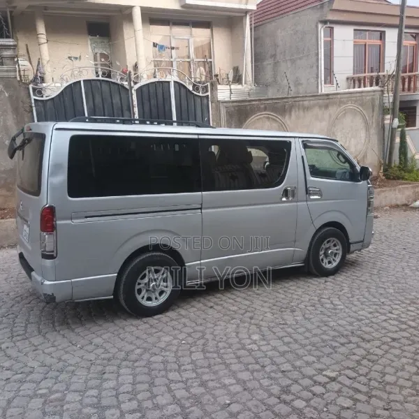Toyota HiAce 2007 Silver