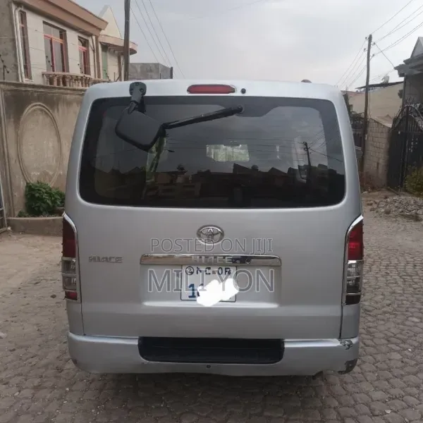 Toyota HiAce 2007 Silver