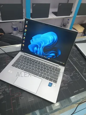 New Laptop HP ZBook Firefly 14 G10 16GB Intel Core i7 SSD 512GB