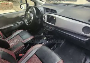 Toyota Yaris 2012 Black